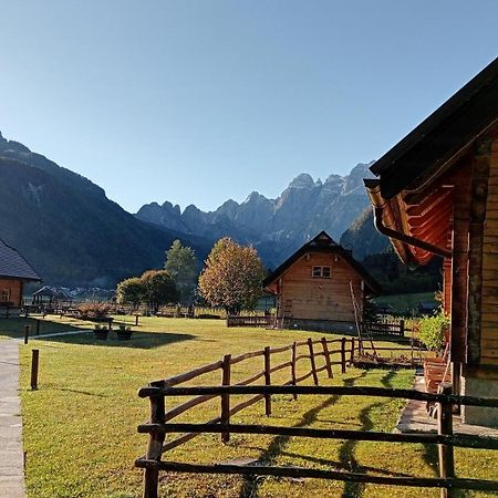 Alpi Giulie Chalets Valbruna Esterno foto