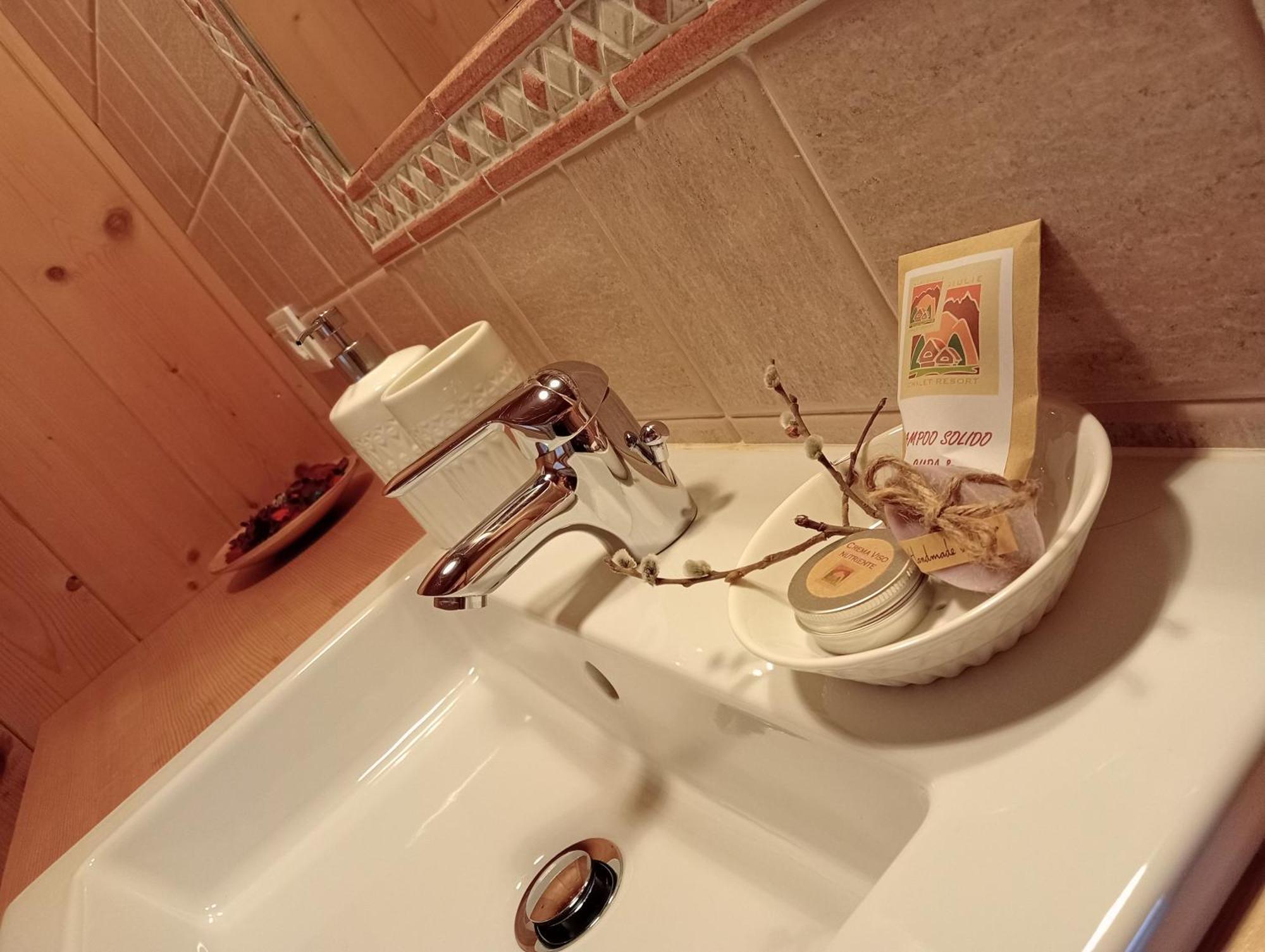 Alpi Giulie Chalets Valbruna Esterno foto