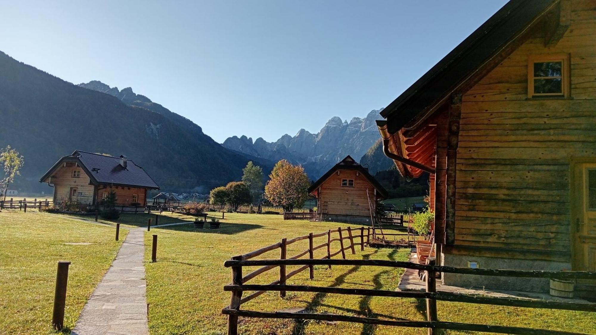Alpi Giulie Chalets Valbruna Esterno foto