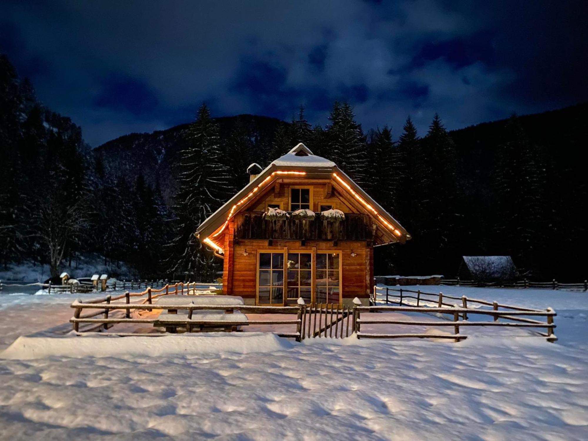 Alpi Giulie Chalets Valbruna Esterno foto