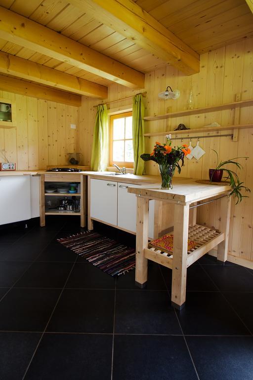 Alpi Giulie Chalets Valbruna Esterno foto