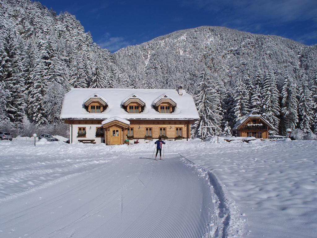 Alpi Giulie Chalets Valbruna Esterno foto
