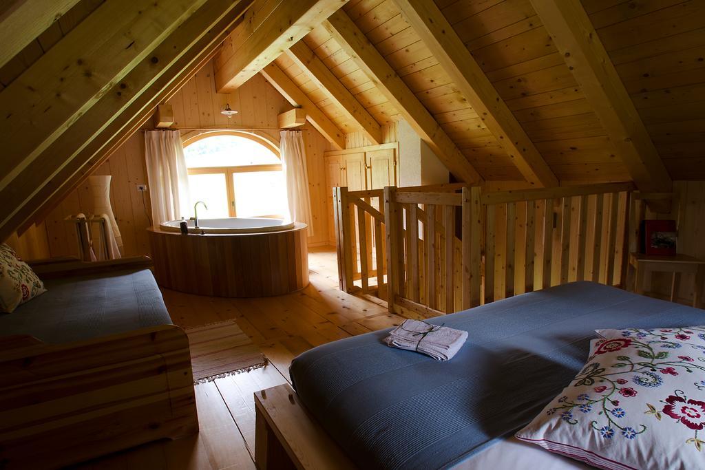 Alpi Giulie Chalets Valbruna Esterno foto