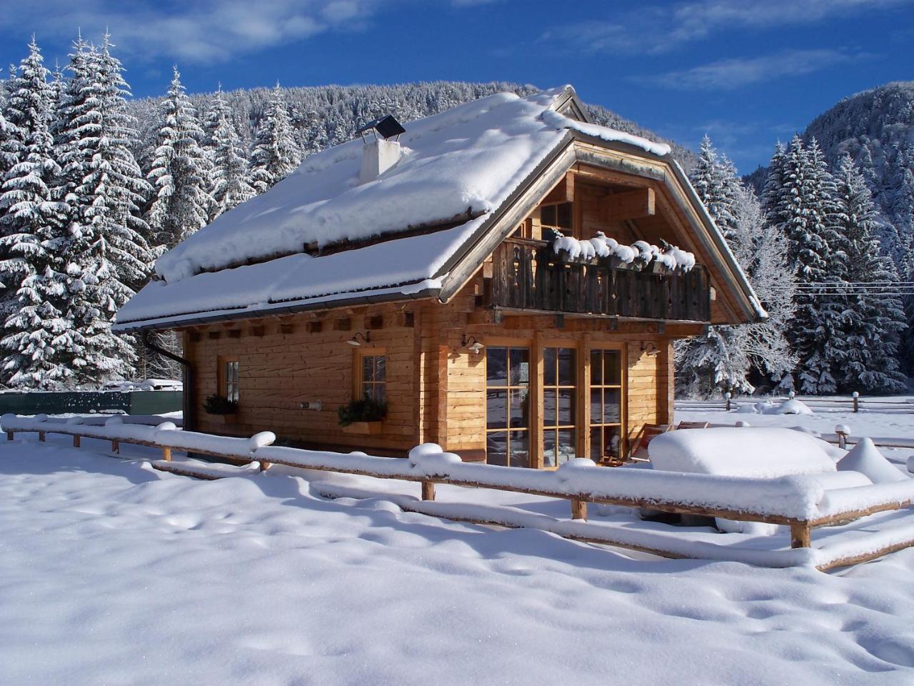Alpi Giulie Chalets Valbruna Esterno foto