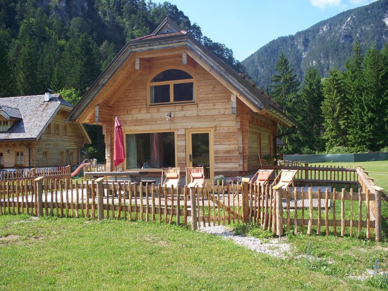Alpi Giulie Chalets Valbruna Esterno foto